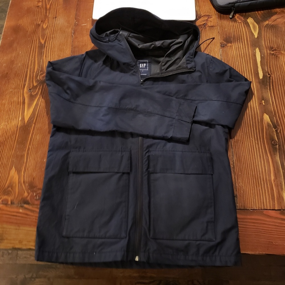 NWOT GAP RAIN JACKET